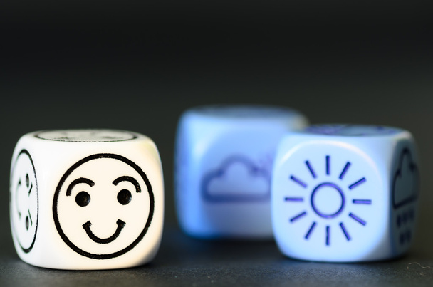 concept of good  summer weather - emoticon and weather dice on b - Photo, Image