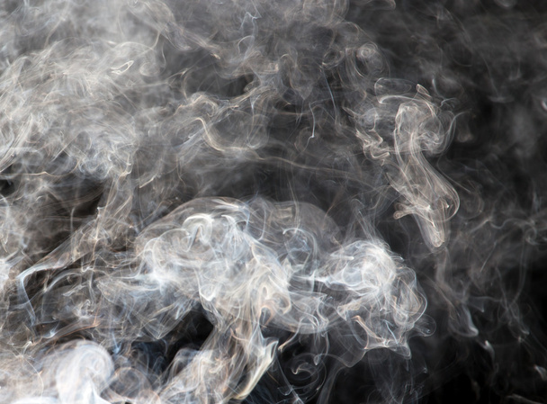 Rauch auf schwarzem Hintergrund - Foto, Bild