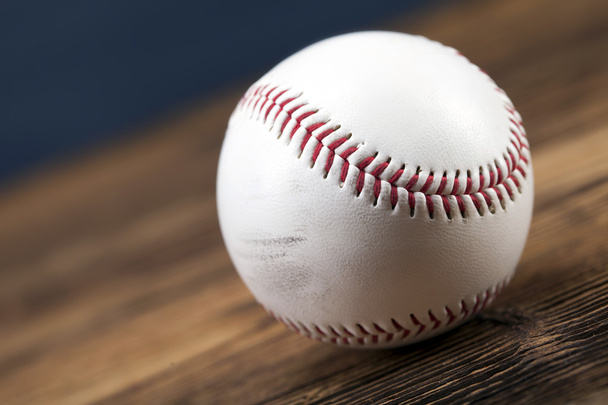 Baseball pallo puinen pöytä
 - Valokuva, kuva