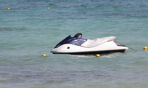 scooter d'acqua in mare
 - Foto, immagini
