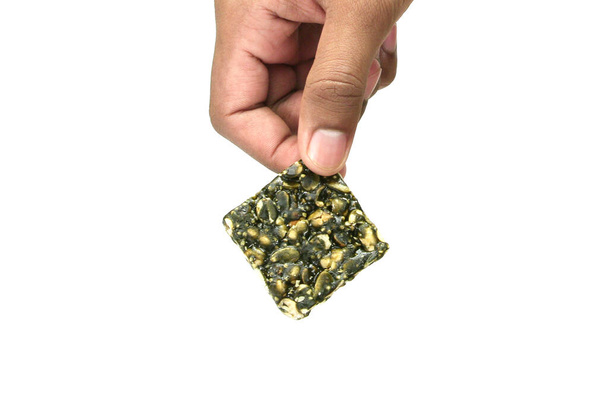 Свіжий зелений Спрайлуна чіккі з арахісом та яггі
  - Фото, зображення