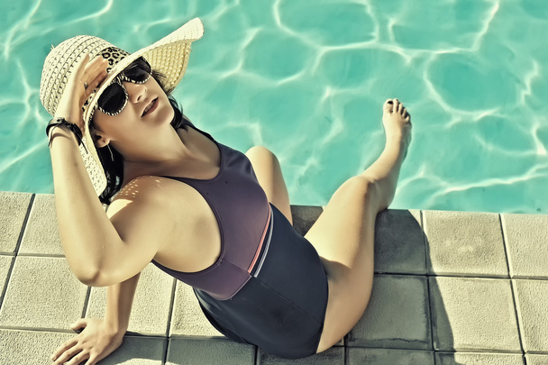Woman in swimming pool - Zdjęcie, obraz