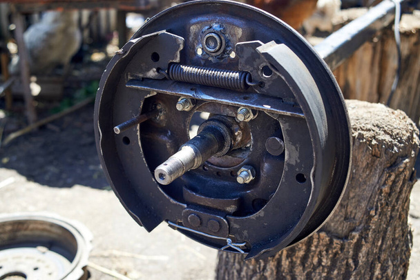 Photo of car rear brake mechanism - Foto, Imagen
