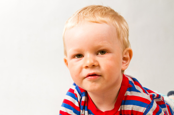 Little boy on white background - Foto, Bild