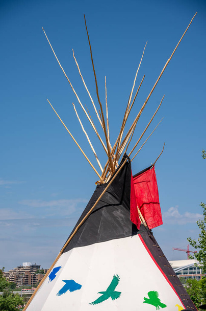 Top of a Tipi (tepee) at Canada Day celebrations in Calgary, Alberta. - Foto, Imagen
