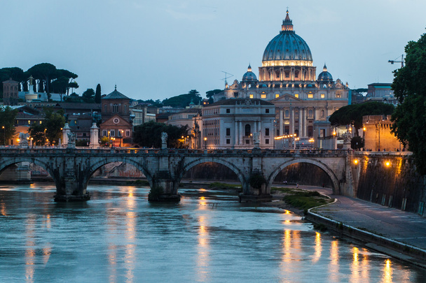 Ангел мосту та базиліки Святого Петра - Фото, зображення