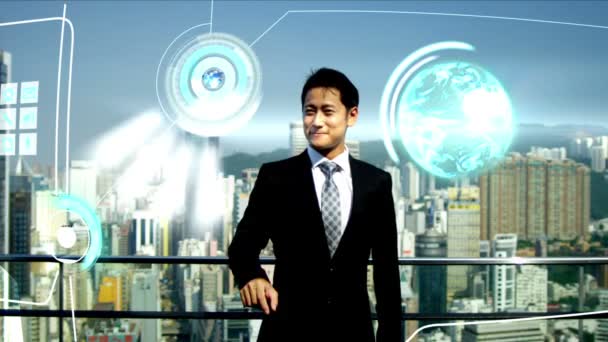 3D pantalla táctil asiático hombre de negocios en línea banca techo aplicación gráficos en movimiento
 - Imágenes, Vídeo