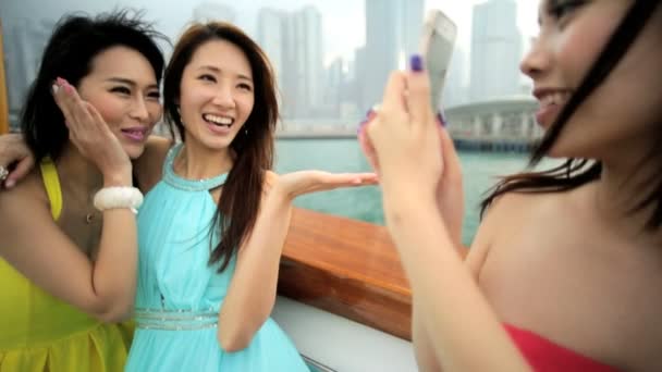 Girls taking photos on yacht - Footage, Video