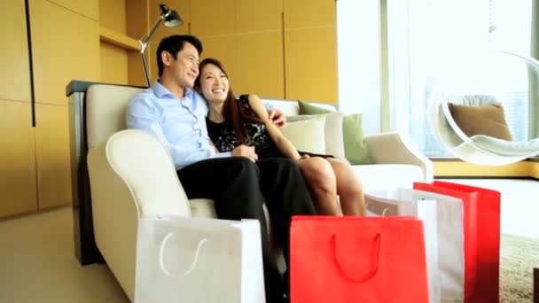 Asian pár szállodai szobában - Felvétel, videó