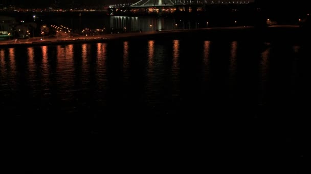 Oświetlony nowy Oakland Bay Bridge - Materiał filmowy, wideo