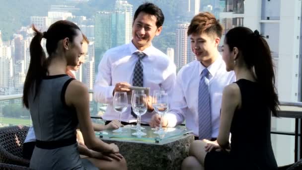 Business people in rooftop restaurant - Footage, Video