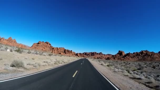Roadtrip durch Wüstenlandschaft - Filmmaterial, Video