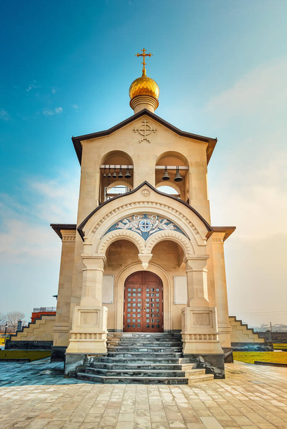 Heilig-Kreuz-Kirche. Jerewan. Armenien. Russische Kirche - Foto, Bild