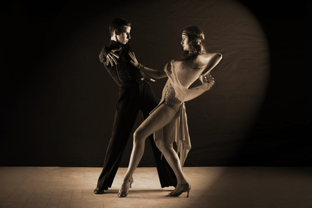 Latino dancers - Zdjęcie, obraz