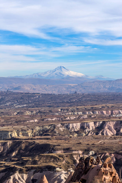 Вулканические скалы и скальные образования в Каппадокии, Анатолия. Турция - Фото, изображение