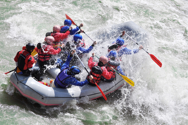 River Rafting como deporte extremo y divertido
 - Foto, Imagen