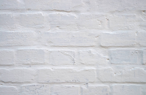 Lähikuva makro yksityiskohtaisesti näkymä valo ikä tyyli vankka savi hiekka liuskekivi rakentaa linja muuraus työtä symboli. Maalaismainen grungy kirkas beige kalkki liitu väri rakennettu crack vaikutus ulkona tekstitilaa suunnittelu - Valokuva, kuva