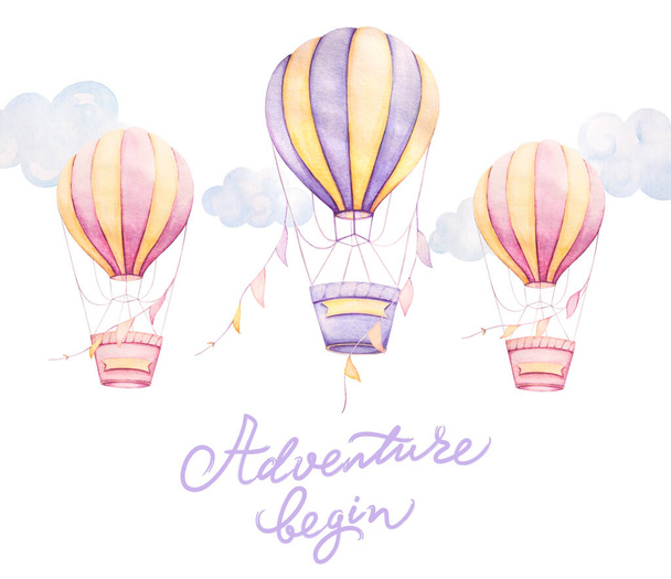 Avontuur begint. Kleurrijke luchtballonnen vliegen in de lucht, wolken, linten. Letteren. Kinderen afdrukken. Pasgeboren kunstgeschenk. Kwekerij muurkunst. Aquarel. Witte achtergrond - Foto, afbeelding