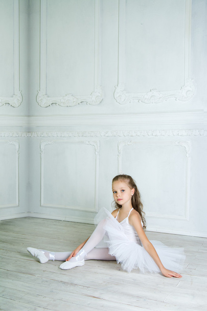 Young ballerina in a playful mood - Zdjęcie, obraz
