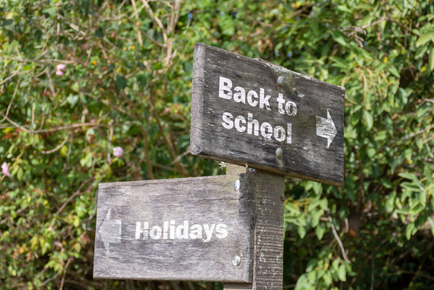 Adresní značka označující zpět do školy a prázdnin. - Fotografie, Obrázek