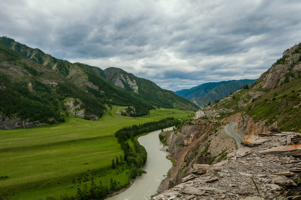 mountain river valley road - Fotografie, Obrázek