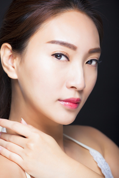 美しい若いアジア女性の顔のクローズ アップ  - 写真・画像