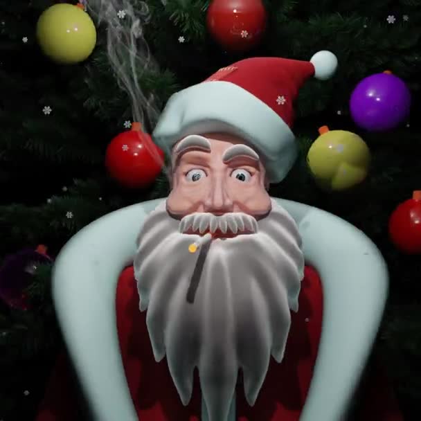 Κακή ιδέα του Άη Βασίλη. Σχέδιο. Κοντινό πλάνο ενός αφηρημένου Άγιου Βασίλη που καπνίζει τσιγάρο στο φόντο της πτώσης του χιονιού και χριστουγεννιάτικο δέντρο με παιχνίδια - Πλάνα, βίντεο