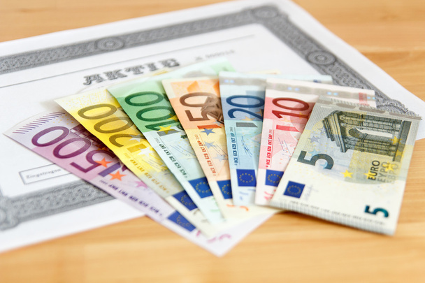 Podziel się z obiegu banknotów Euro - Zdjęcie, obraz