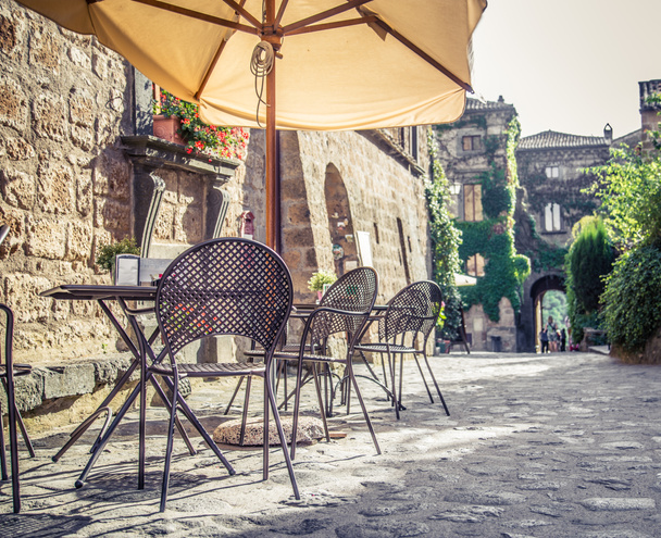 Café en la vieja calle en Europa con estilo retro vintage Instagram
 - Foto, Imagen