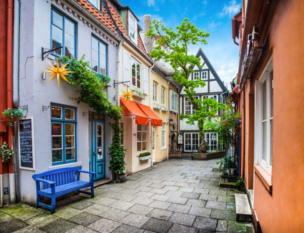Värikkäitä taloja historiallisessa Schnoorviertelissa Bremenissä, Saksassa
 - Valokuva, kuva