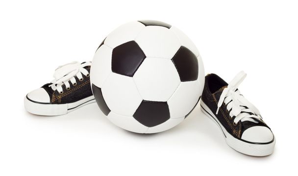 Futbol topu ve spor ayakkabı beyaz - Fotoğraf, Görsel