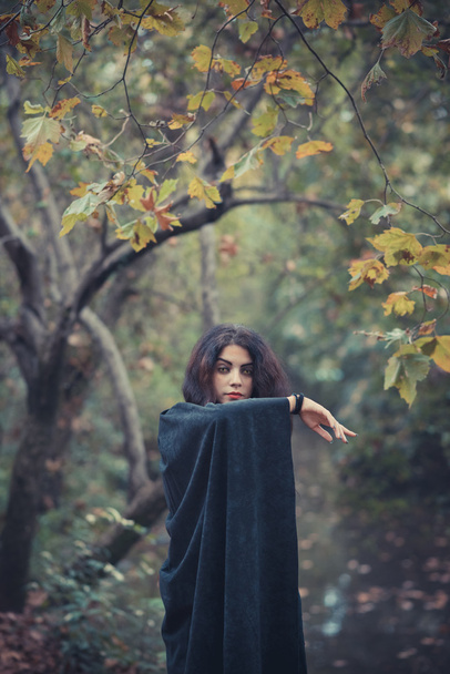Vampire woman with mantle - Фото, зображення