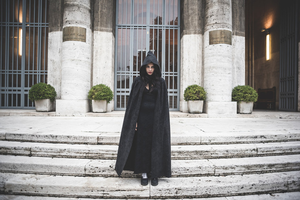 Vampire woman with mantle - Fotografie, Obrázek