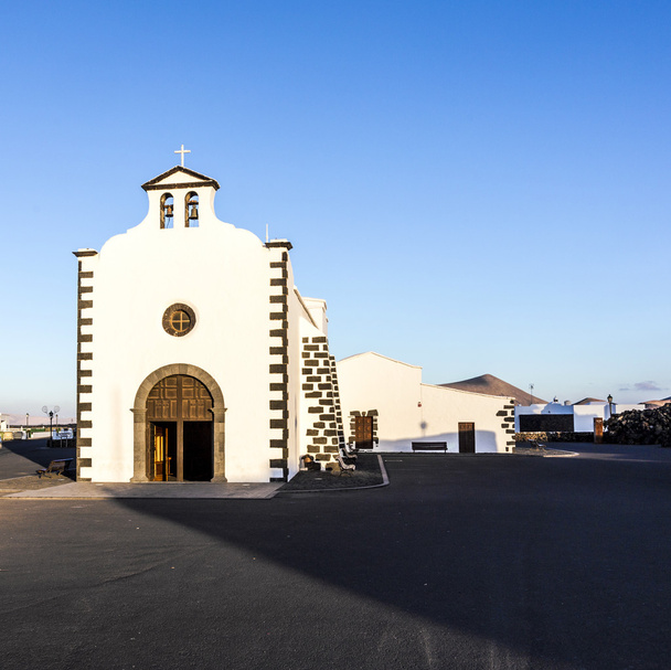 iglesia de la Dama de Los Dolores en Tinajo
 - Foto, imagen