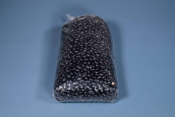 Feijão preto, um dos produtos da cesta básica brasileira - Foto, Imagem