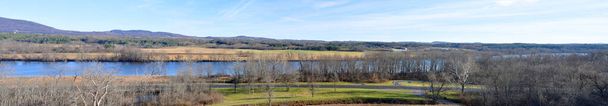 Hudson River in Saratoga National Historical Park panorama, Saratoga County, Upstate New York NY, USA. Toto je místo bitev o Saratogu v americké válce za nezávislost.. - Fotografie, Obrázek
