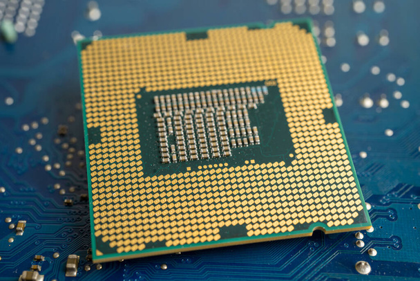 CPU, central processor unit chip Chip on circuit board in PC and laptop computer technology. - 写真・画像