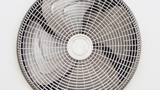 Ventilateur à condensateur AC
. - Photo, image