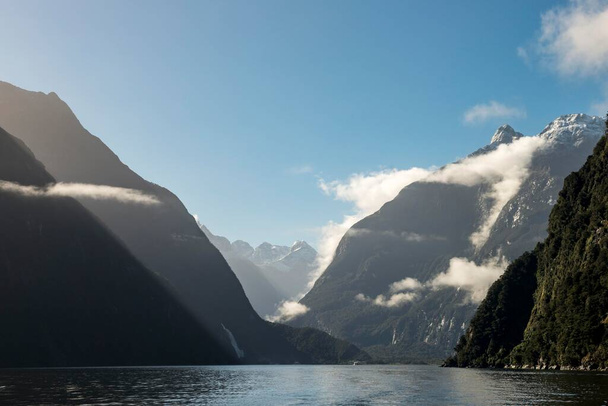 Milford Sound, Fiordland National Park, Southland, Nieuw-Zeeland, Oceanië - Foto, afbeelding