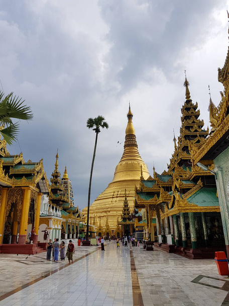 shwedagon templom mianmar, utazás, látnivaló, városnézés  - Fotó, kép