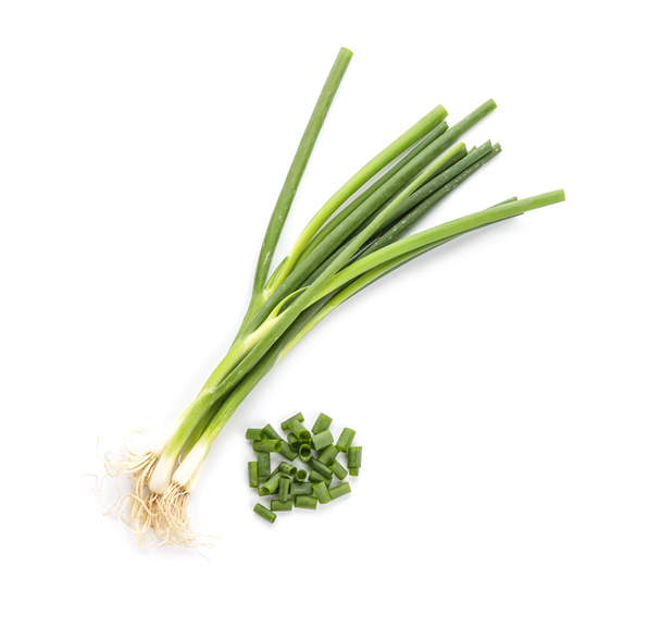 frische grüne Zwiebel auf weißem Hintergrund - Foto, Bild