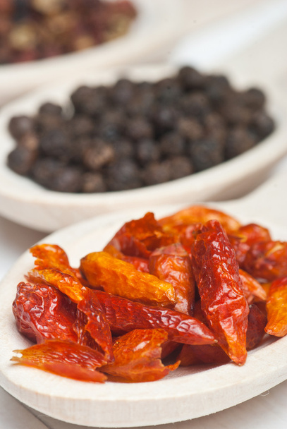 Whole dried peperoncini pepper - Φωτογραφία, εικόνα