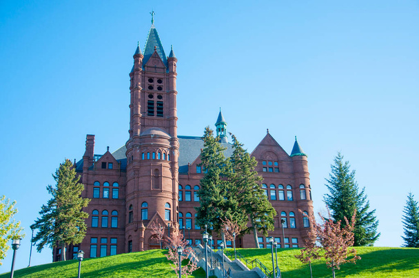 John Crouse Memorial College in Syracuse University, Syracuse, New York State NY, USA. This Romanesque building, built in 1889, was the first college of Fine Arts in the United States. - Φωτογραφία, εικόνα