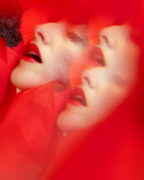 multiple mirror reflection in red of sensual seductive beautymodel woman with red lips and sexy open mouth, copy space - 写真・画像