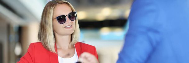 Portrait of stylish female on meeting with consultant to get advice on subject. Successful people talk about strategy. Business meeting, planning concept - Foto, Bild