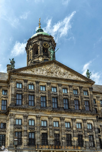 Королівський палац (Голандська: koninklijk paleis) у місті Амстердам, Нідерланди, 17-го століття класичний стиль. - Фото, зображення