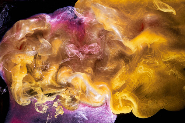 Liquid fluid art abstract background. Mix of dancing acrylic paints underwater - Foto, afbeelding