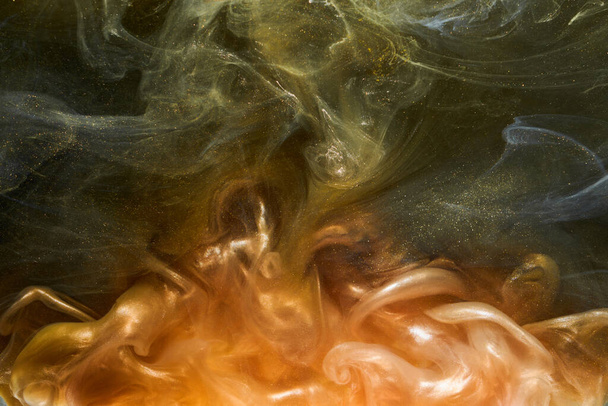 液体芸術の抽象的な背景。水中でアクリル絵具を踊るミックス - 写真・画像