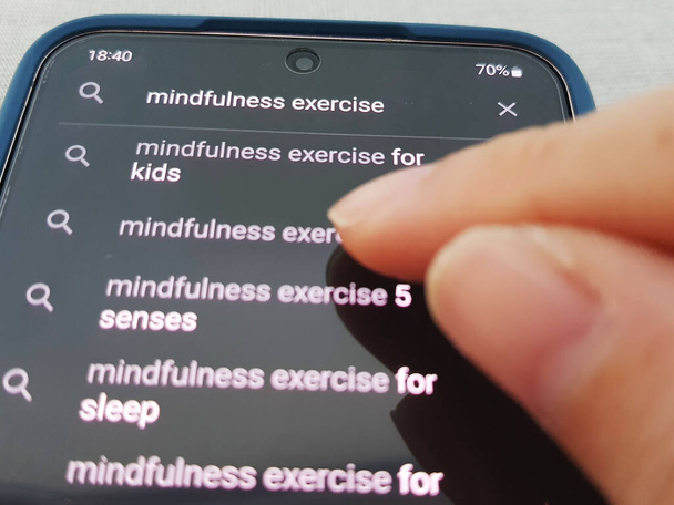 Searching for mindfulness exercise - Valokuva, kuva