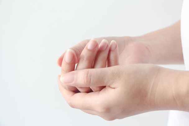 Close-up vingernagel van vrouwen, concept van de gezondheidszorg van de vingernagel. - Foto, afbeelding